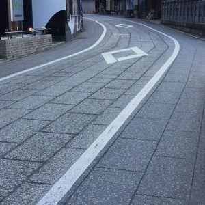 Meet your Posher, Hilton